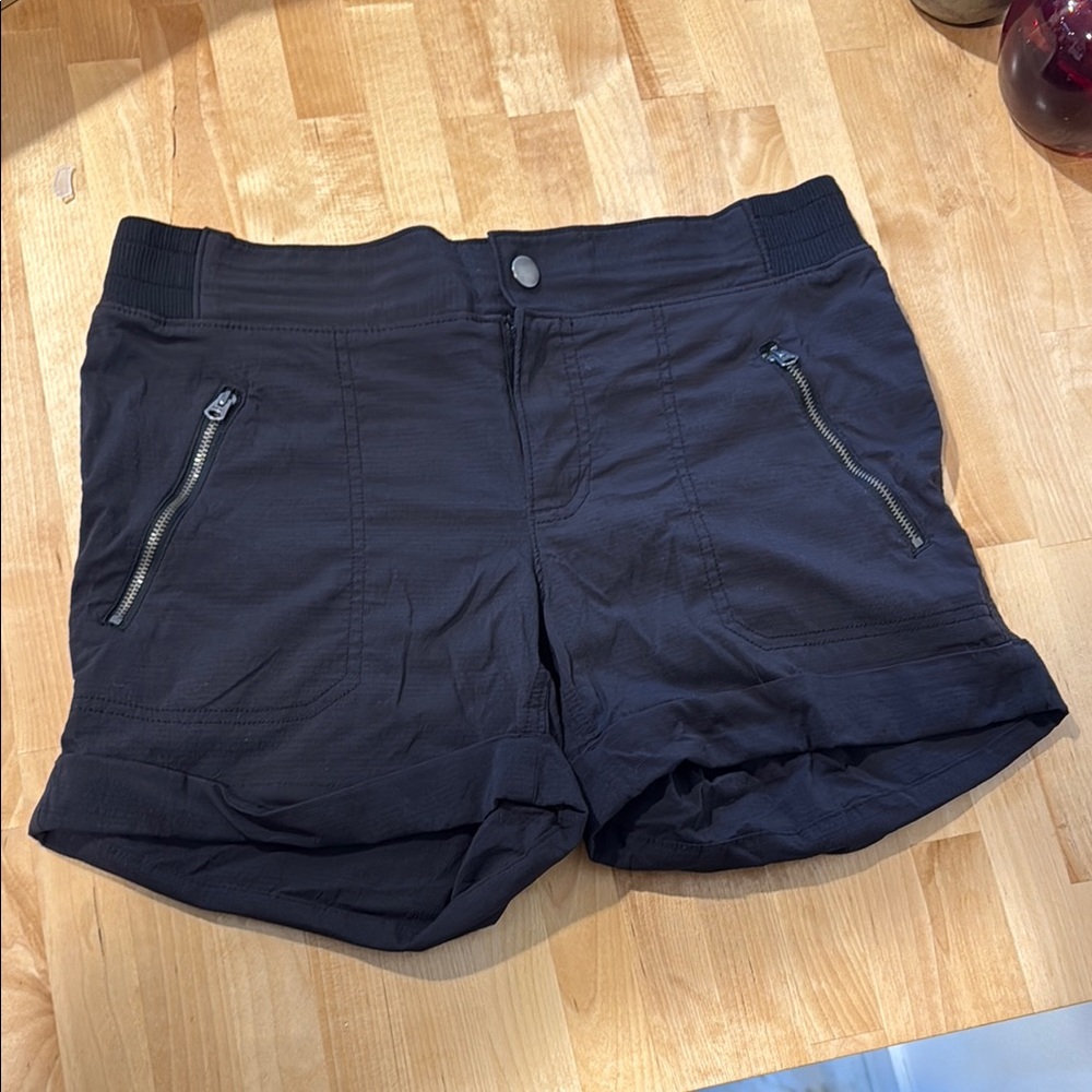 Athleta Black Women's Trekkie Cargo Shorts
